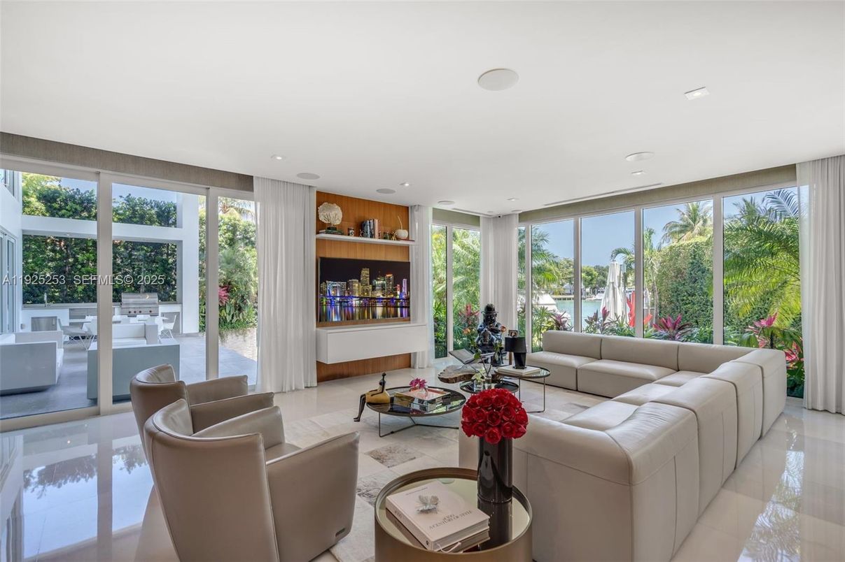 Interior, Living room, Recessed Lighting