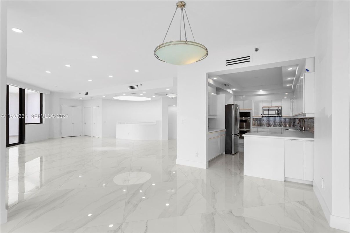Interior, Kitchen, Marble, Pendant Lights, Recessed Lighting