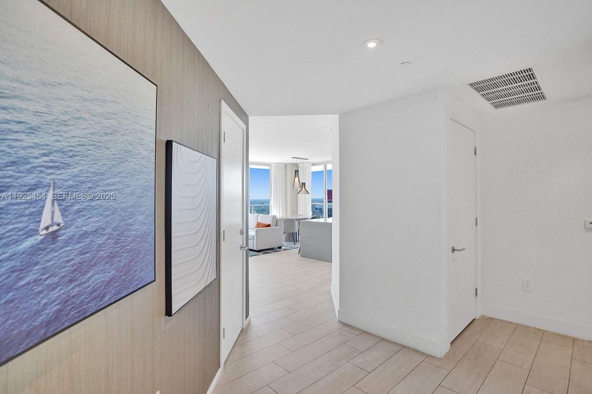 Interior, Recessed Lighting, Water, Wood Texture Flooring