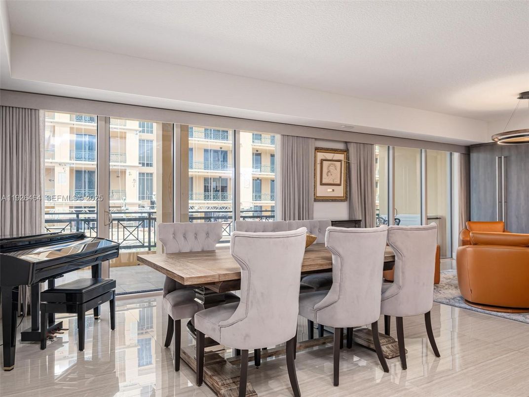 Dining room, Interior, Pendant Lights, Piano