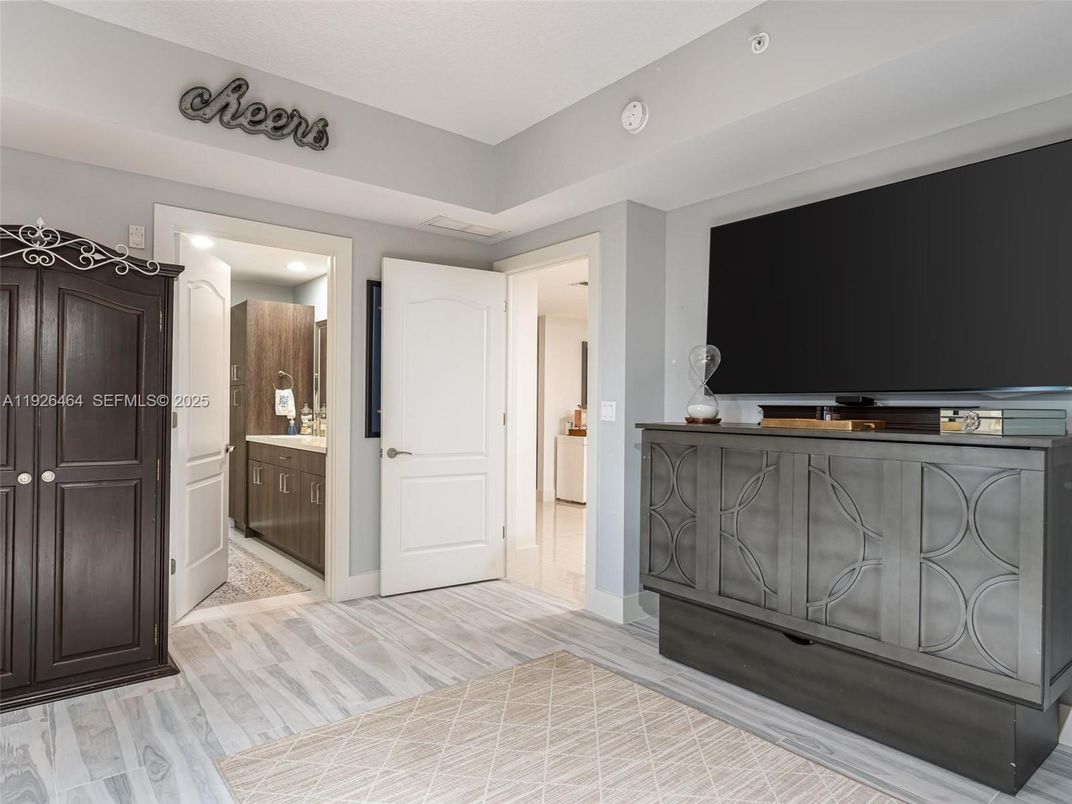 Interior, Recessed Lighting, Wood Texture Flooring