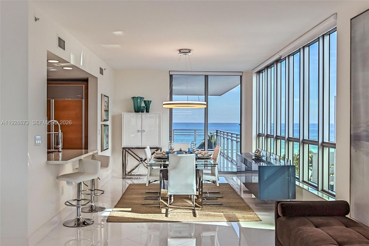 Dining room, Interior, Pendant Lights, Water
