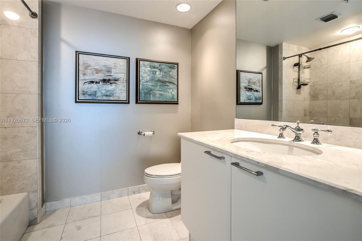 Bathroom, Interior, Recessed Lighting