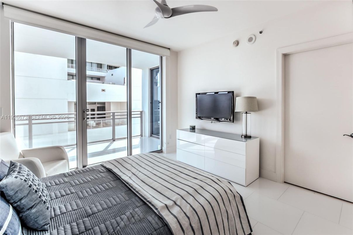 Bedroom, Interior, Water