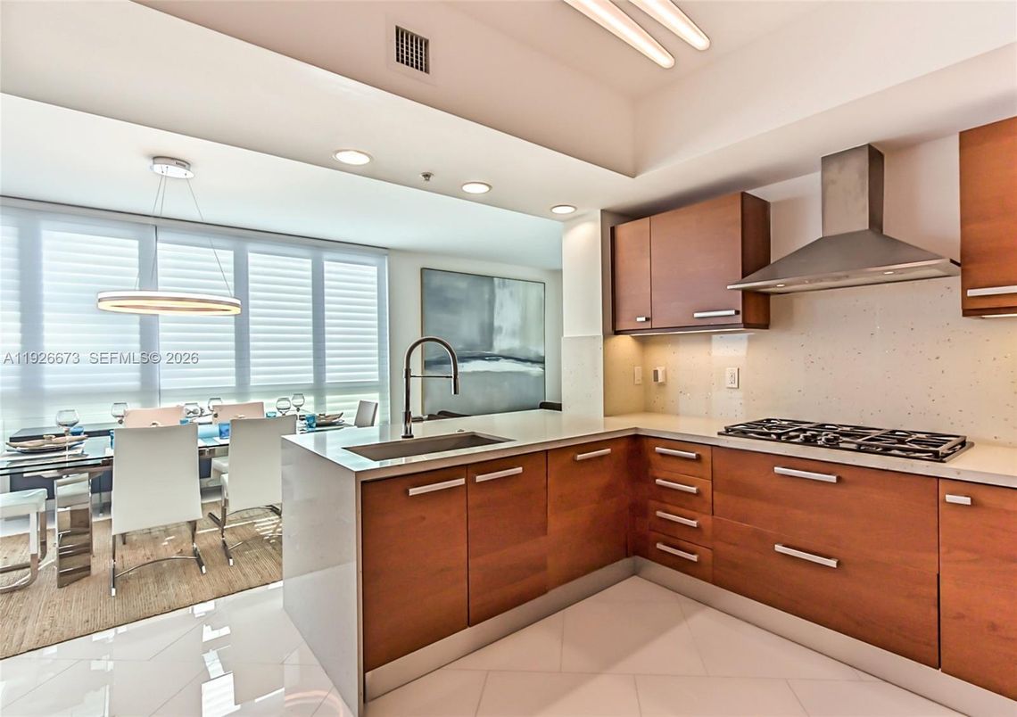 Dining room, Interior, Kitchen, Pendant Lights, Recessed Lighting, Water