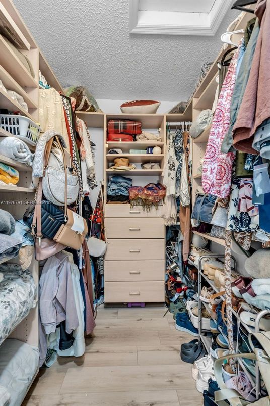 Interior, Walk-in Closets, Wood Texture Flooring