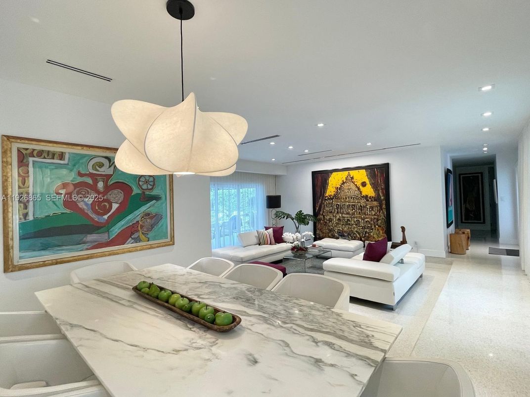 Dining room, Interior, Living room, Pendant Lights, Recessed Lighting