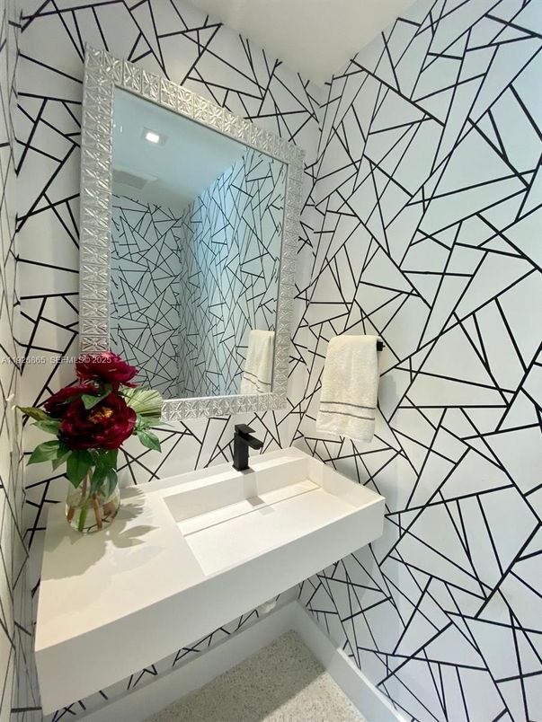 Bathroom, Interior, Recessed Lighting