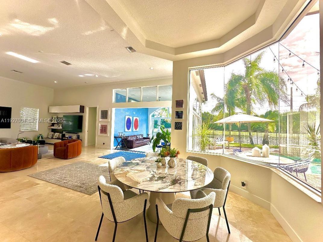 Dining room, Interior, Living room, Recessed Lighting