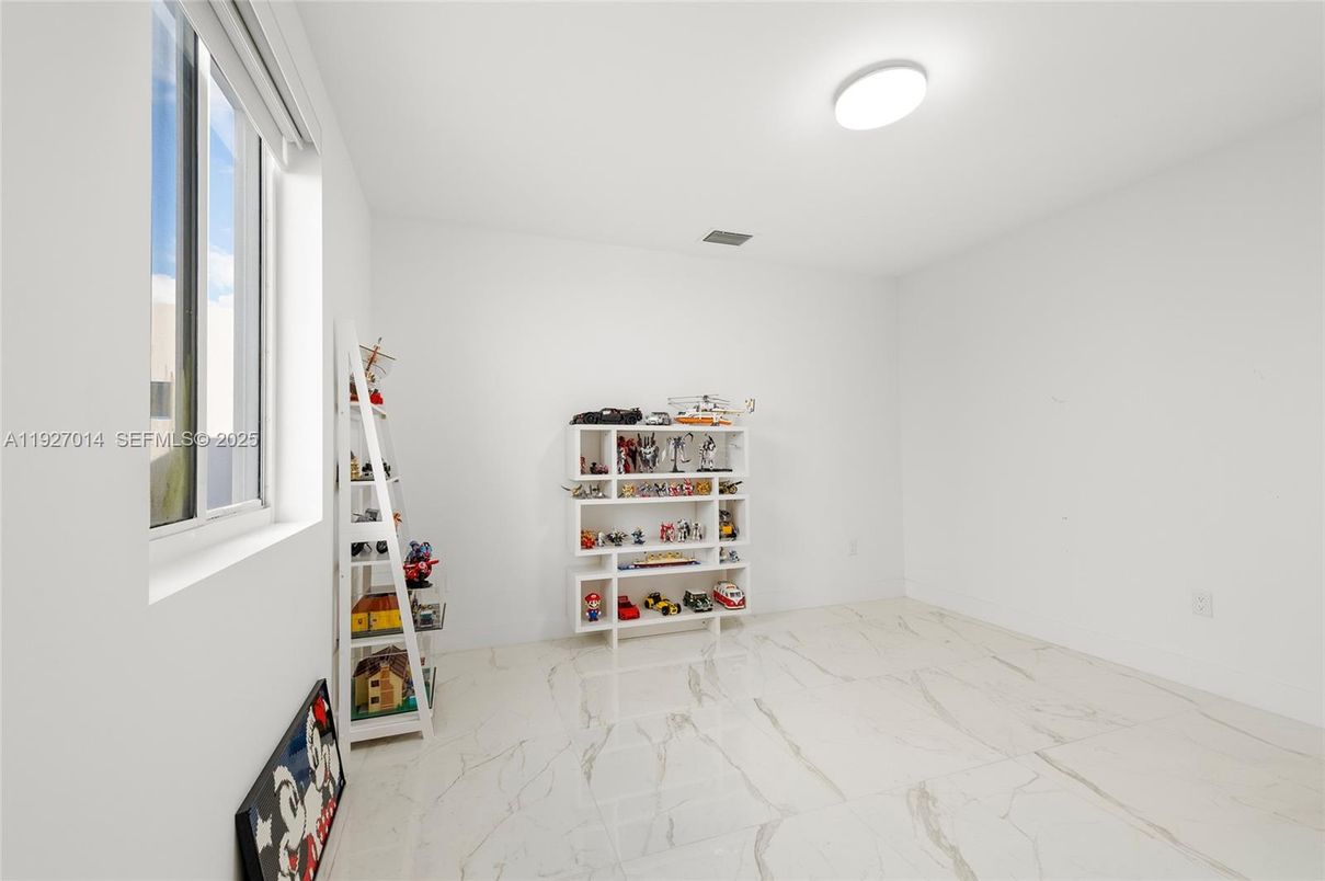 Empty room, Interior, Marble