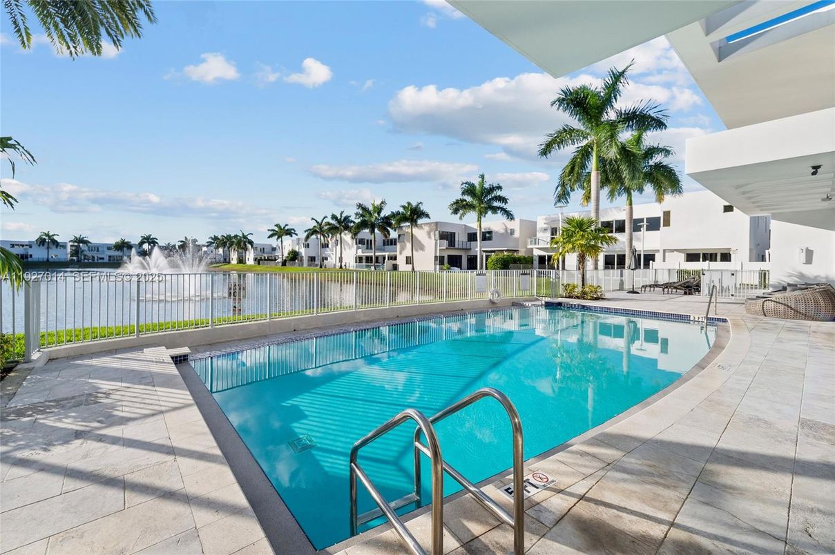 Exterior, Pool, Water