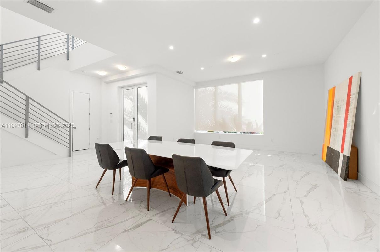 Dining room, Interior, Marble, Recessed Lighting