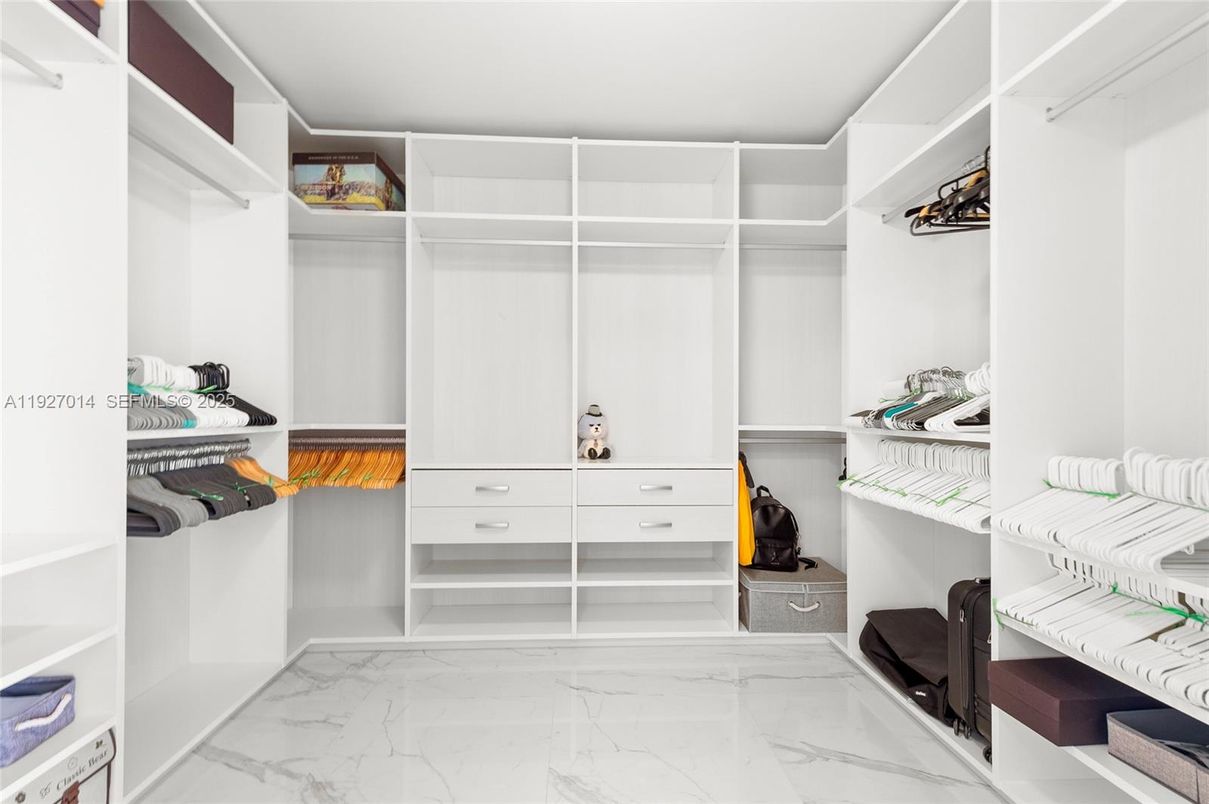 Interior, Marble, Walk-in Closets