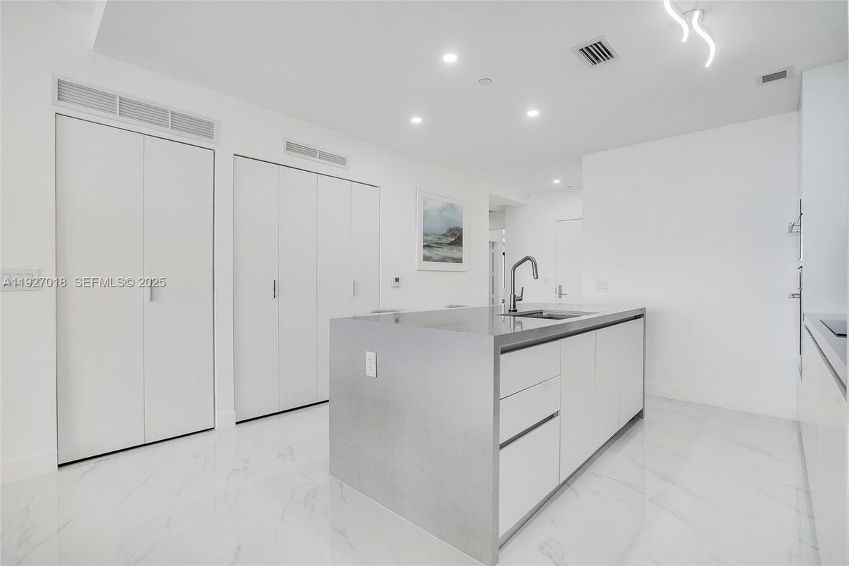 Interior, Kitchen, Marble, Recessed Lighting