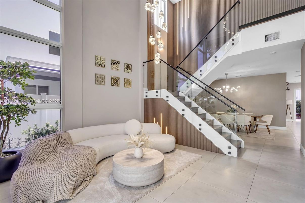 Dining room, Interior, Living room, Pendant Lights