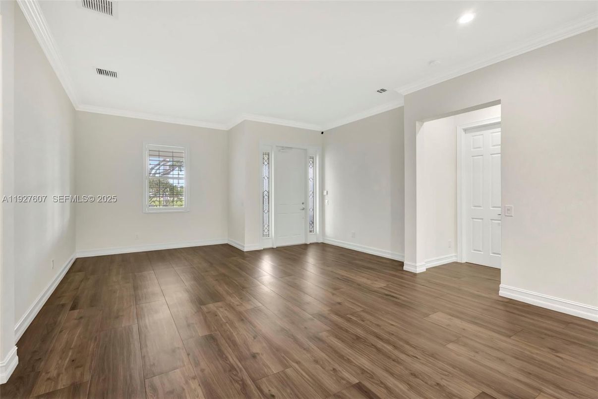 Empty room, Interior, Recessed Lighting, Wood Texture Flooring