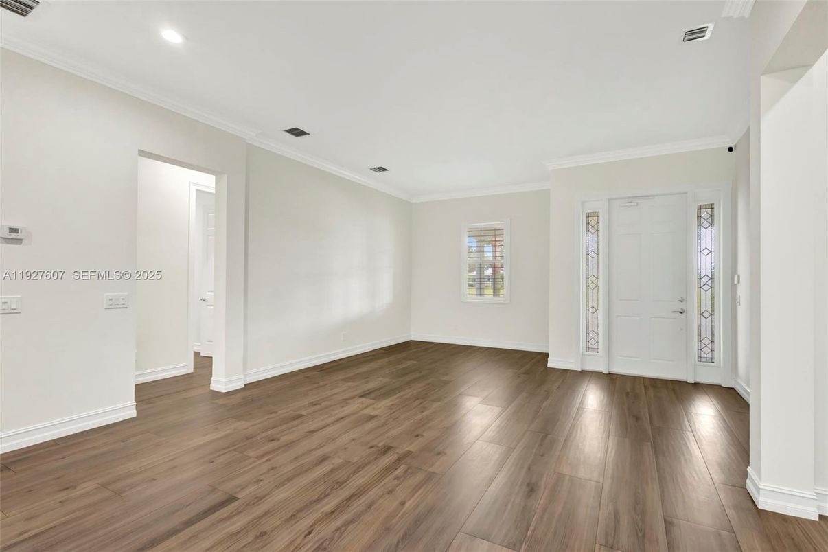 Empty room, Interior, Recessed Lighting, Wood Texture Flooring