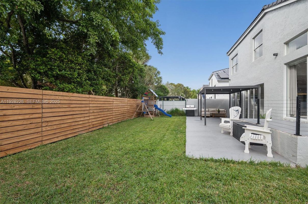 Backyard, Exterior, Playground