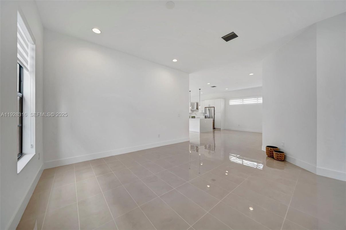 Empty room, Interior, Kitchen, Recessed Lighting