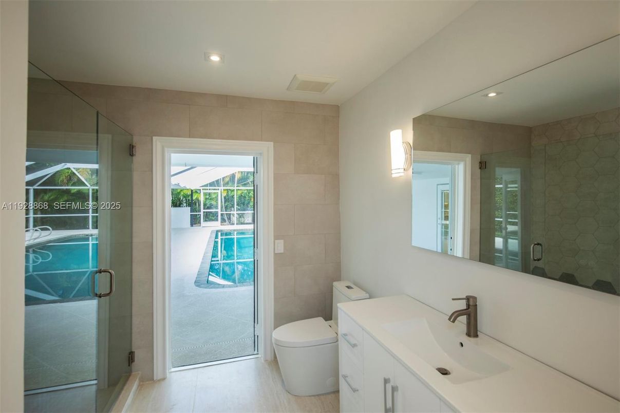 Bathroom, Interior, Recessed Lighting