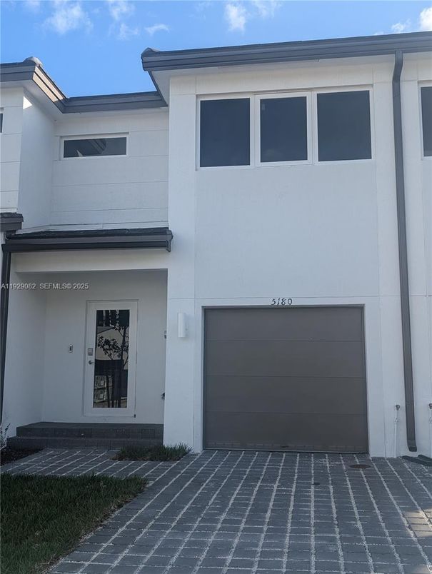 Attached, Exterior, Facade, Modern