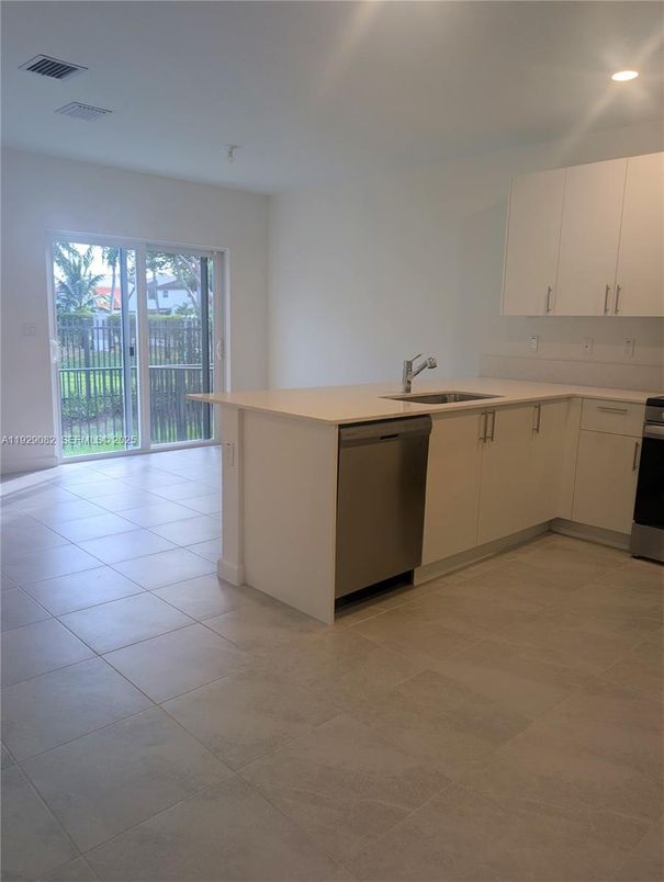 Interior, Kitchen, Recessed Lighting