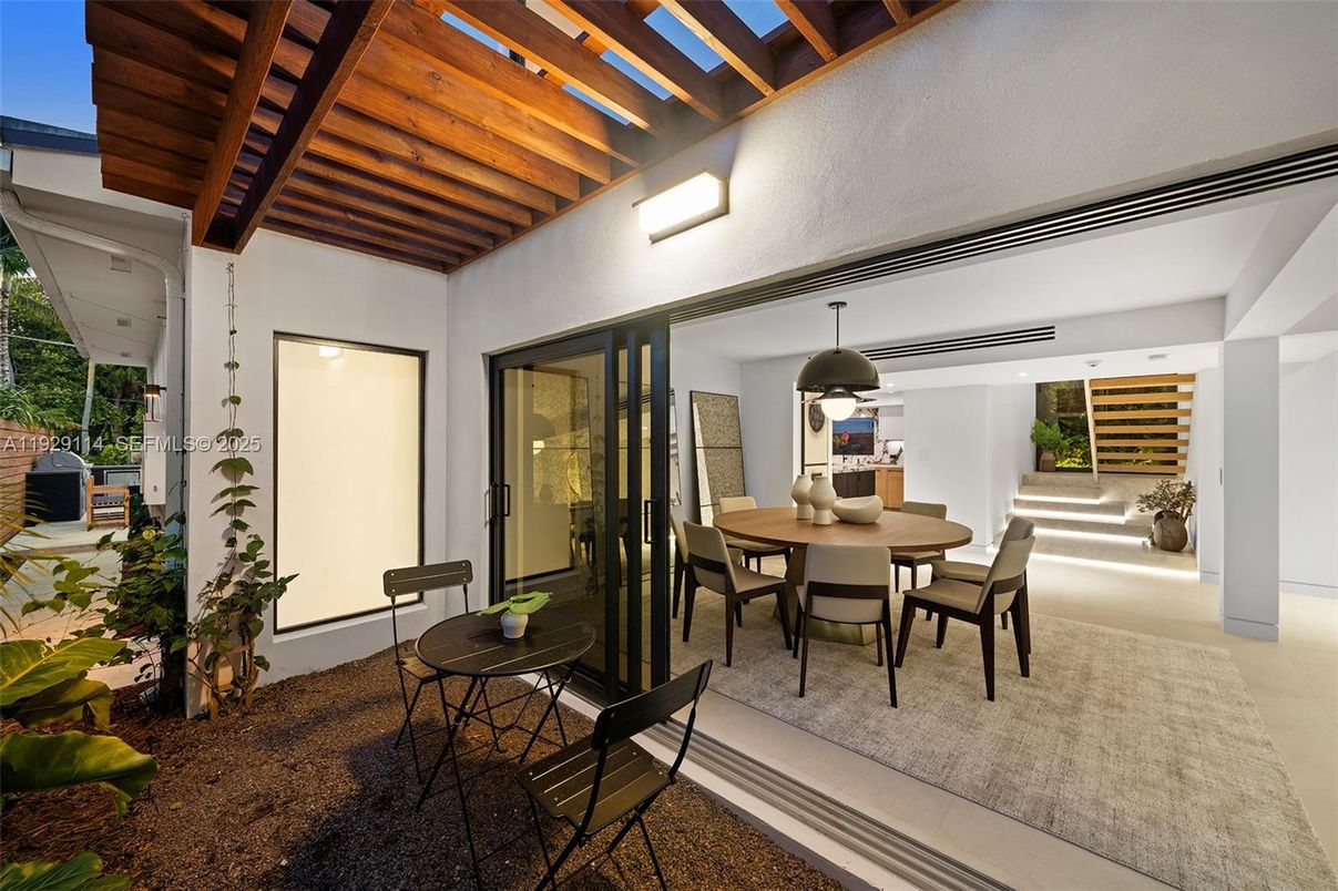 Dining room, Interior, Wooden Beams