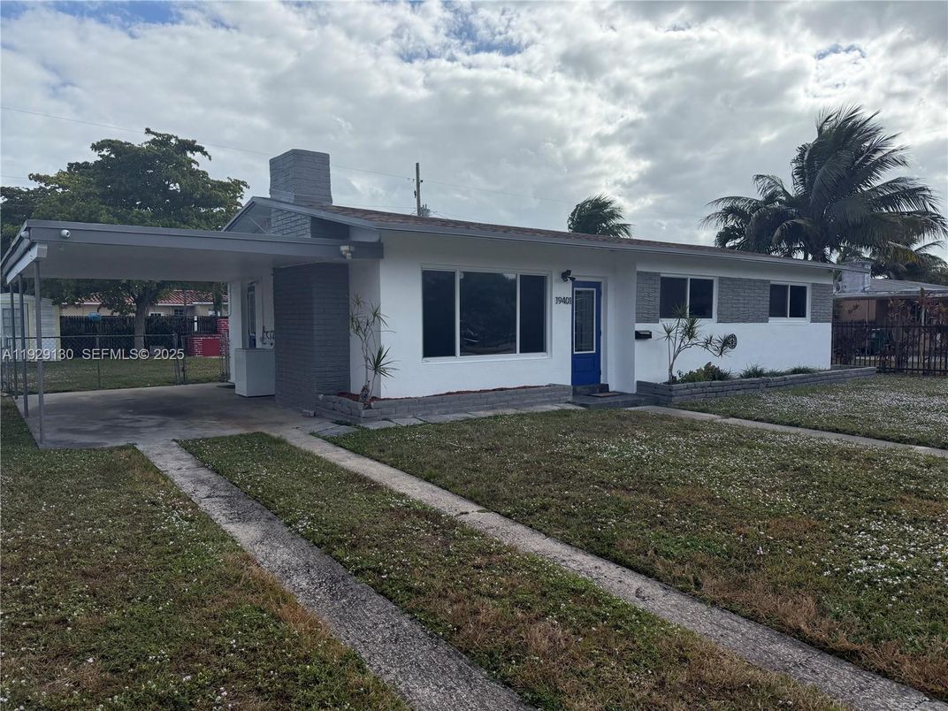 Backyard, Exterior, Facade, Ranch