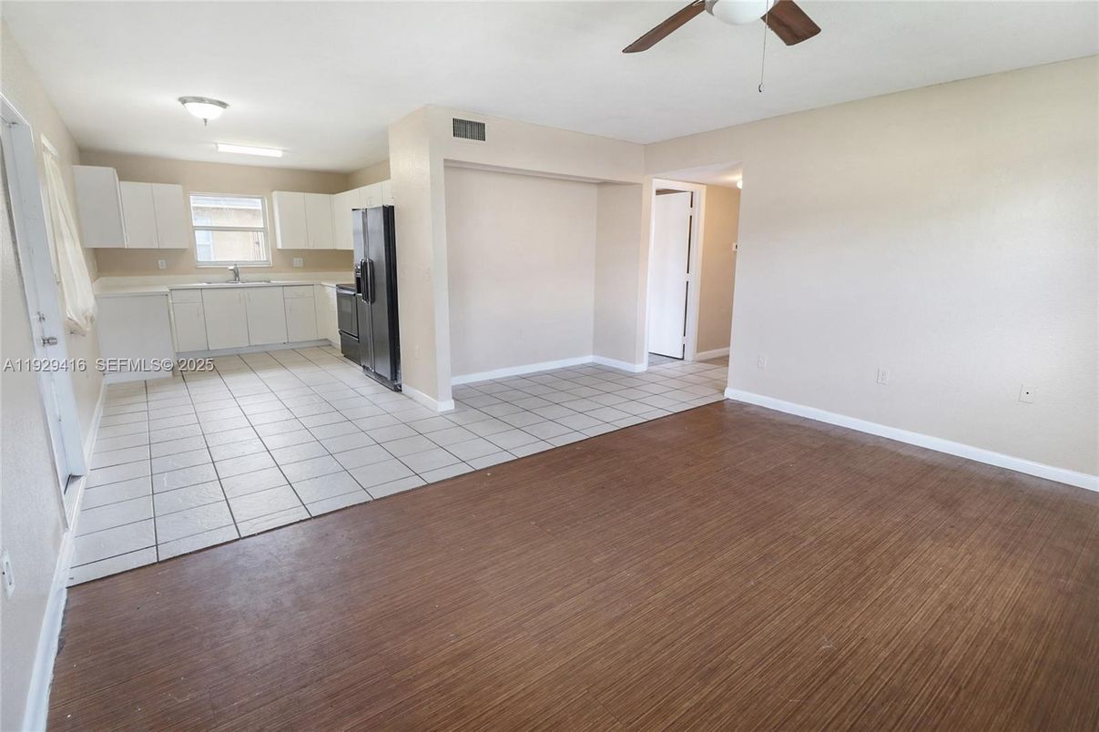 Empty room, Interior, Kitchen, Wood Texture Flooring