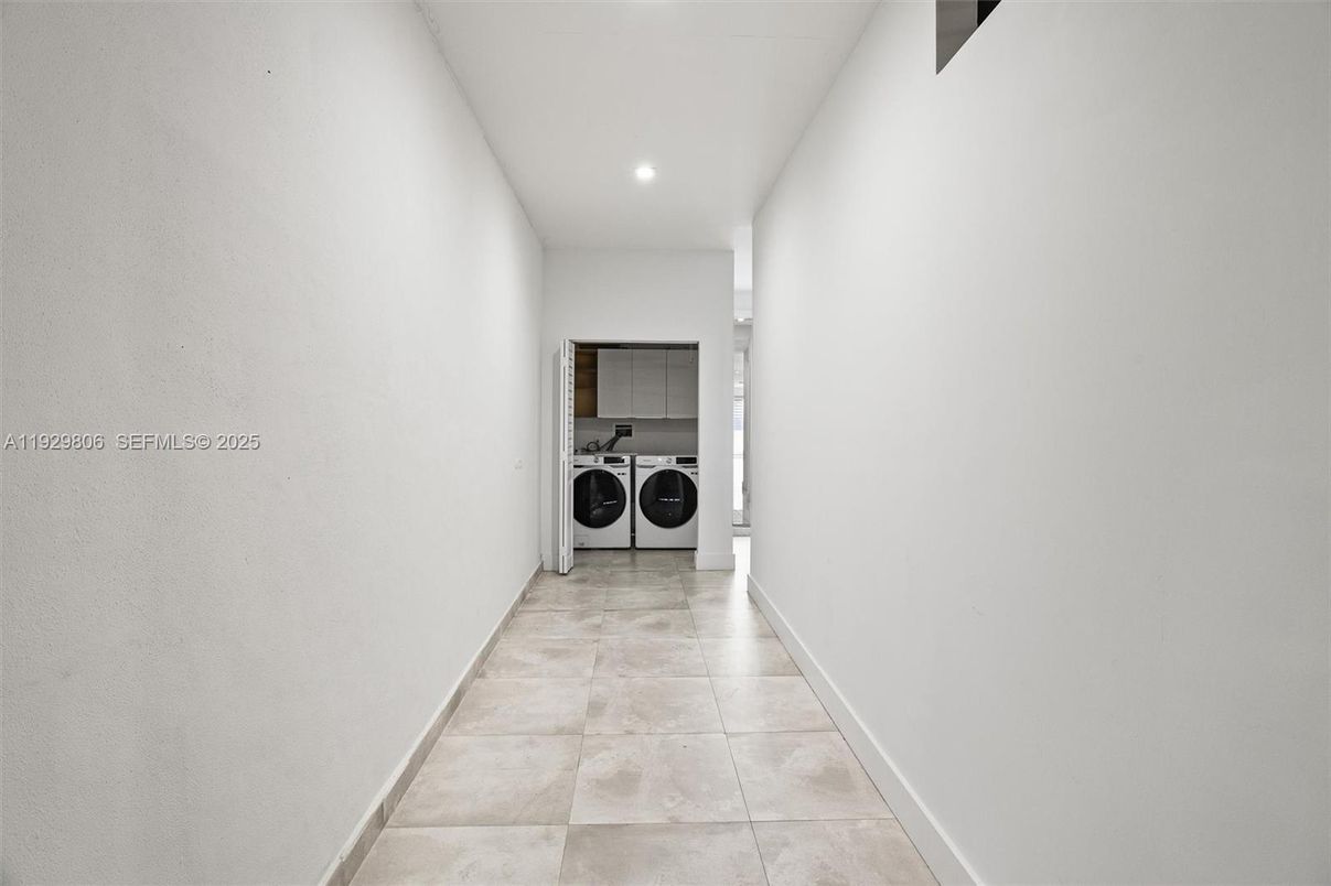 Interior, Recessed Lighting, Utility Closets, Washer