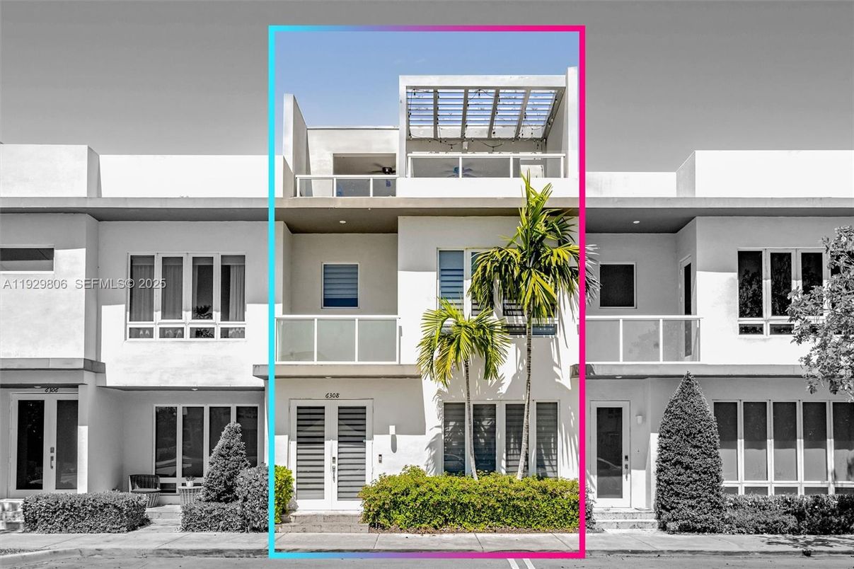 Exterior, Facade, Modern