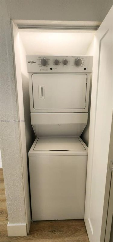 Interior, Utility Closets, Washer, Wood Texture Flooring