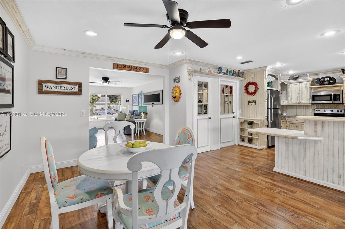 Dining room, Interior, Kitchen, Recessed Lighting, Wood Texture Flooring