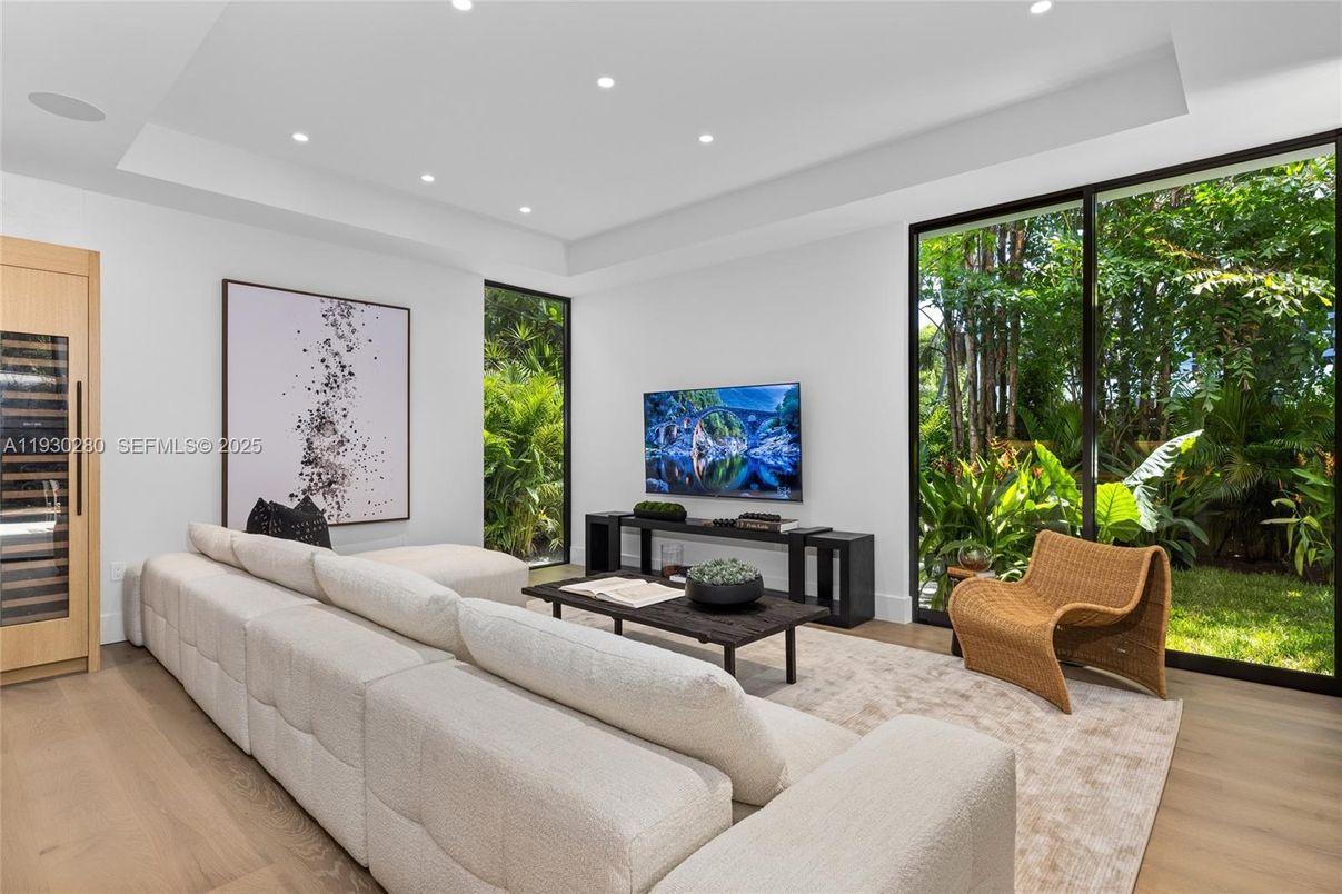 Interior, Living room, Recessed Lighting, Wood Texture Flooring