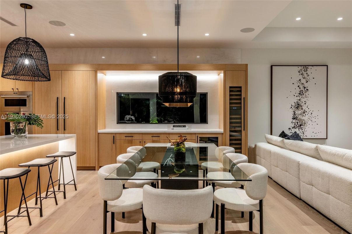 Dining room, Interior, Living room, Pendant Lights, Recessed Lighting, Wood Texture Flooring, Wooden Walls
