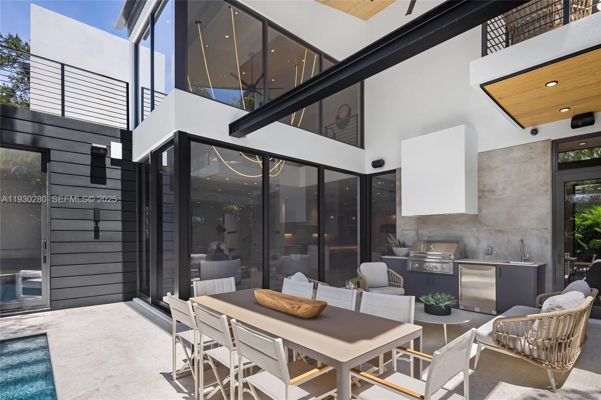 Exterior, Outdoor Kitchen