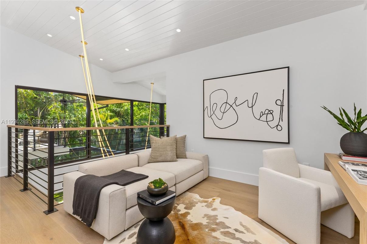 Interior, Recessed Lighting, Wood Texture Flooring