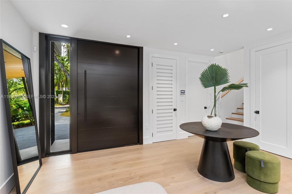 Interior, Recessed Lighting, Wood Texture Flooring