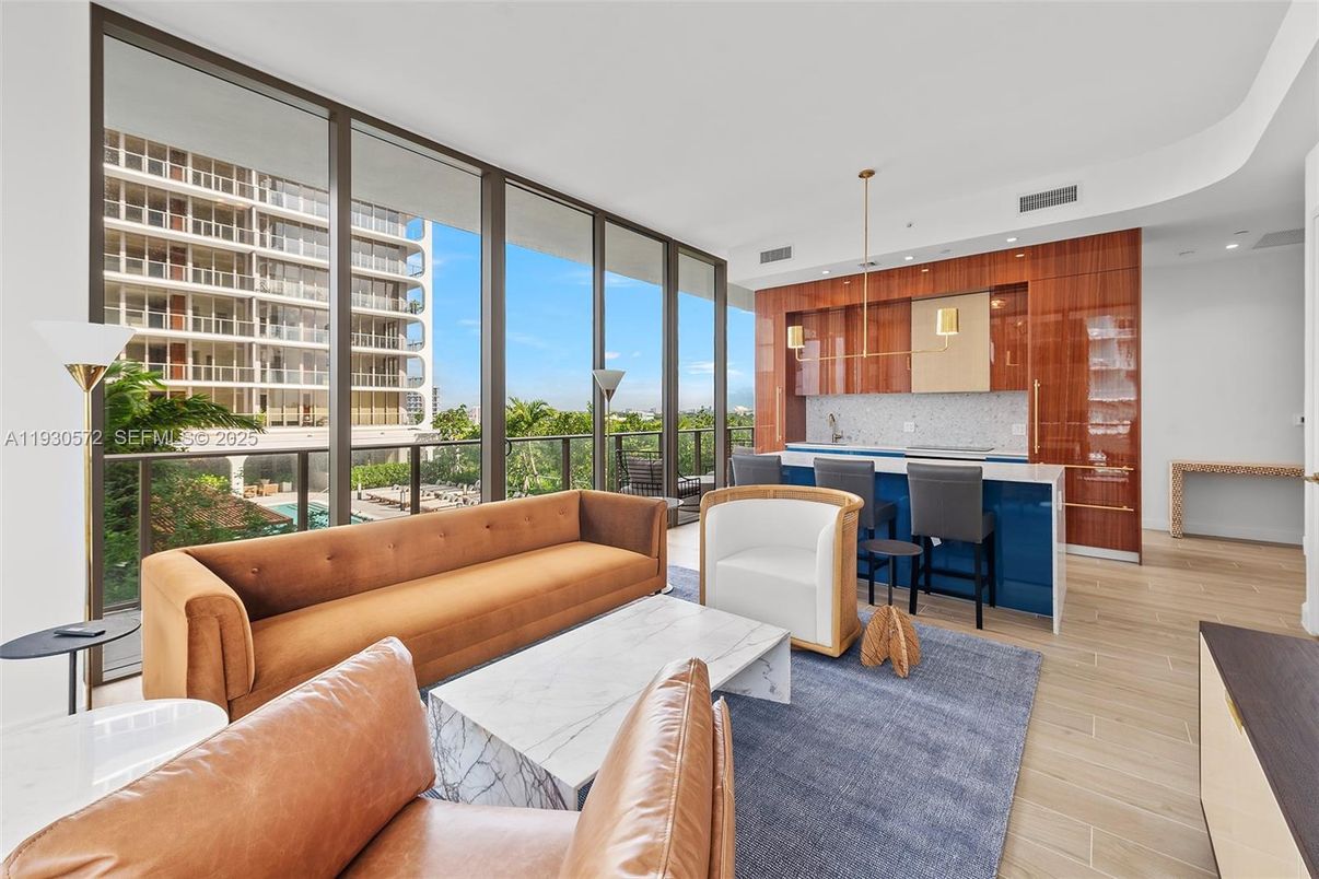 Interior, Kitchen, Living room, Pendant Lights, Recessed Lighting, Wood Texture Flooring