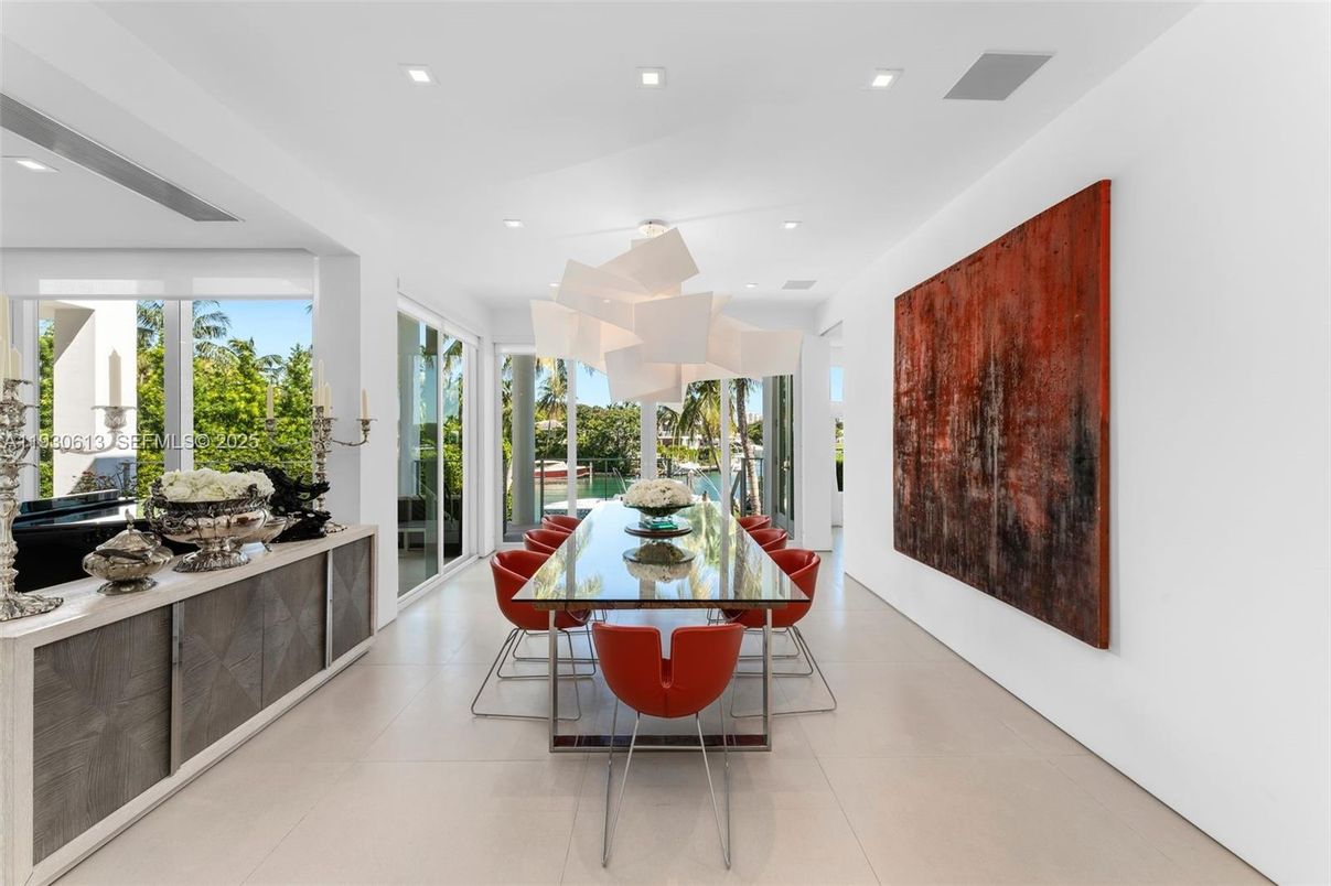 Dining room, Interior, Recessed Lighting