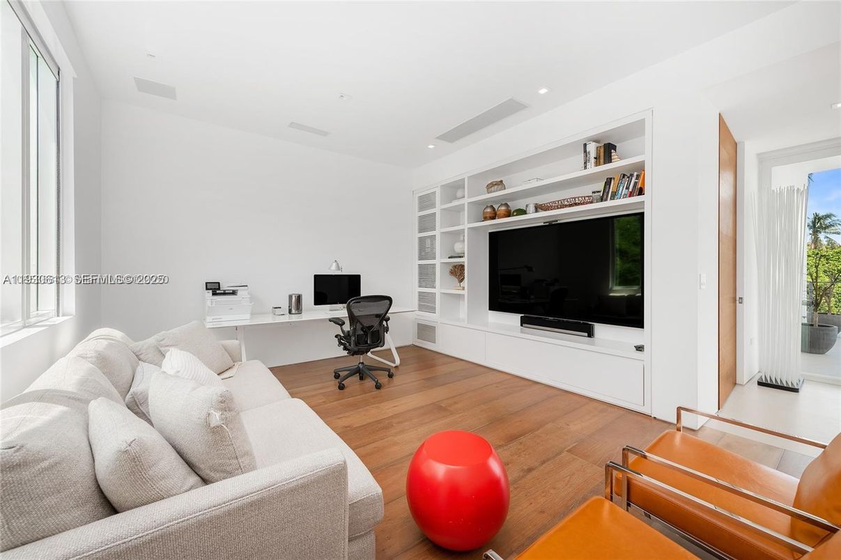 Home Office, Interior, Recessed Lighting, Wood Texture Flooring