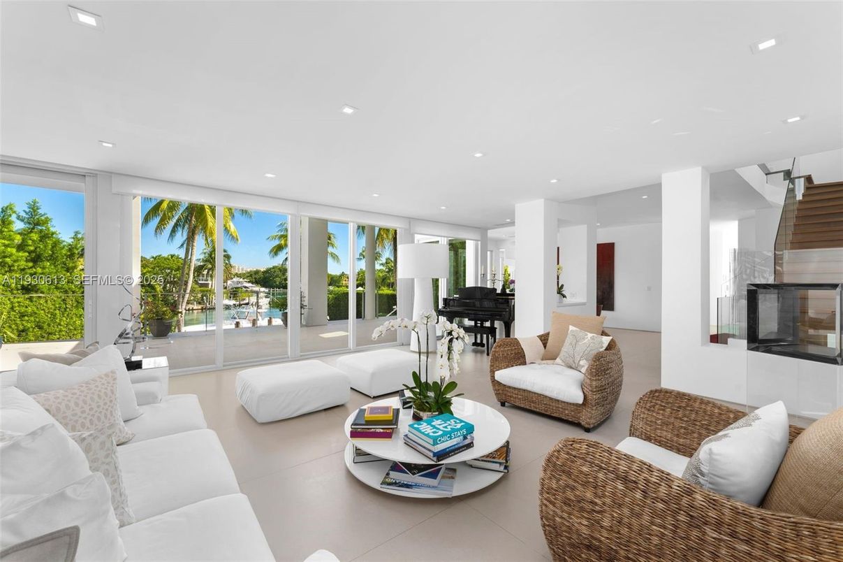Interior, Living room, Piano, Recessed Lighting