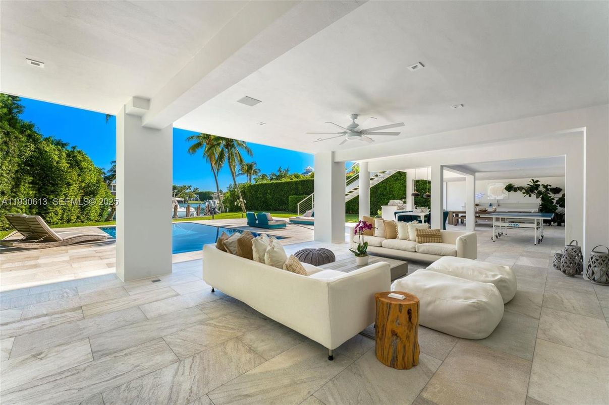 Exterior, Recessed Lighting