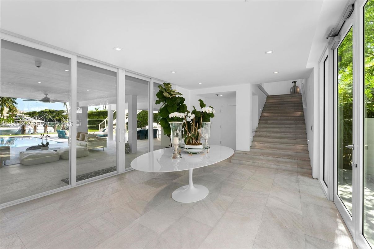 Interior, Recessed Lighting