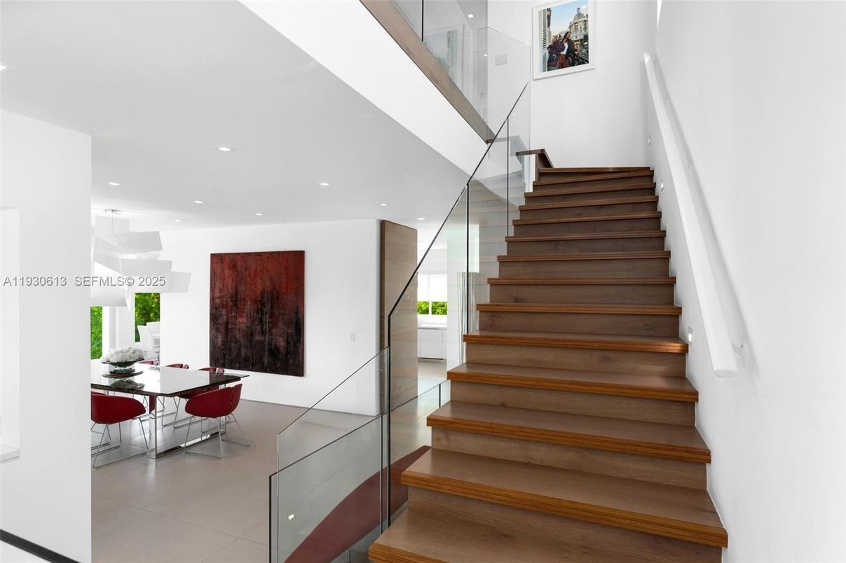 Dining room, Interior, Recessed Lighting