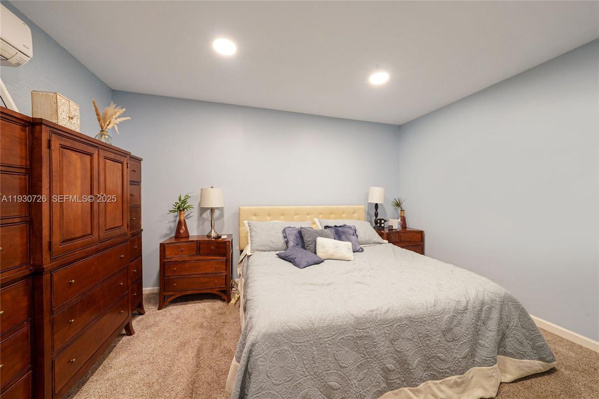 Bedroom, Interior, Recessed Lighting