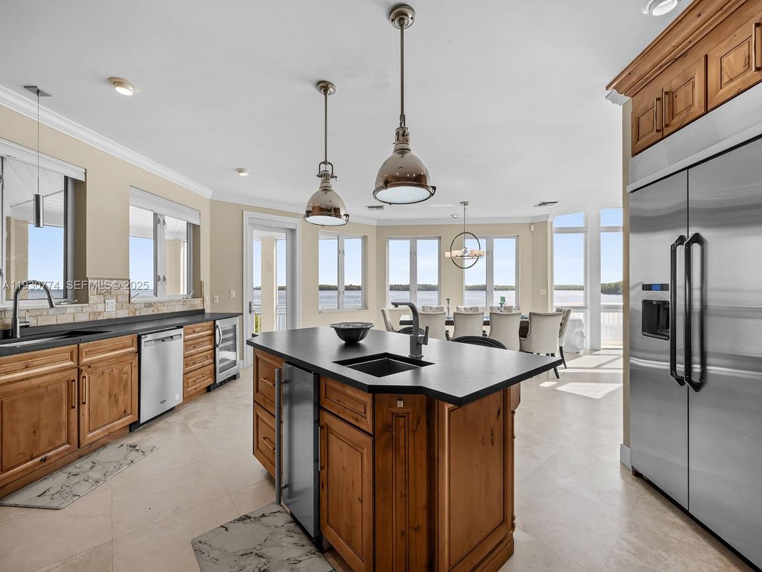 Dining room, Interior, Kitchen, Pendant Lights, Recessed Lighting, Stainless Steel Appliances