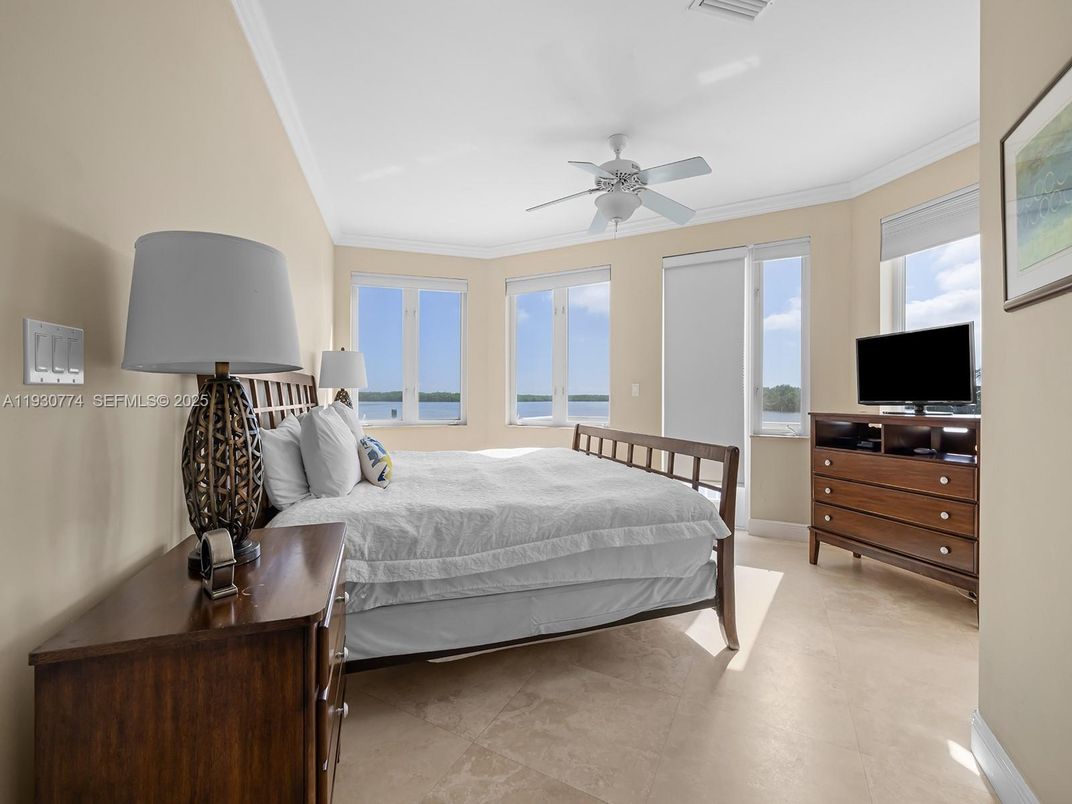 Bedroom, Interior, Water