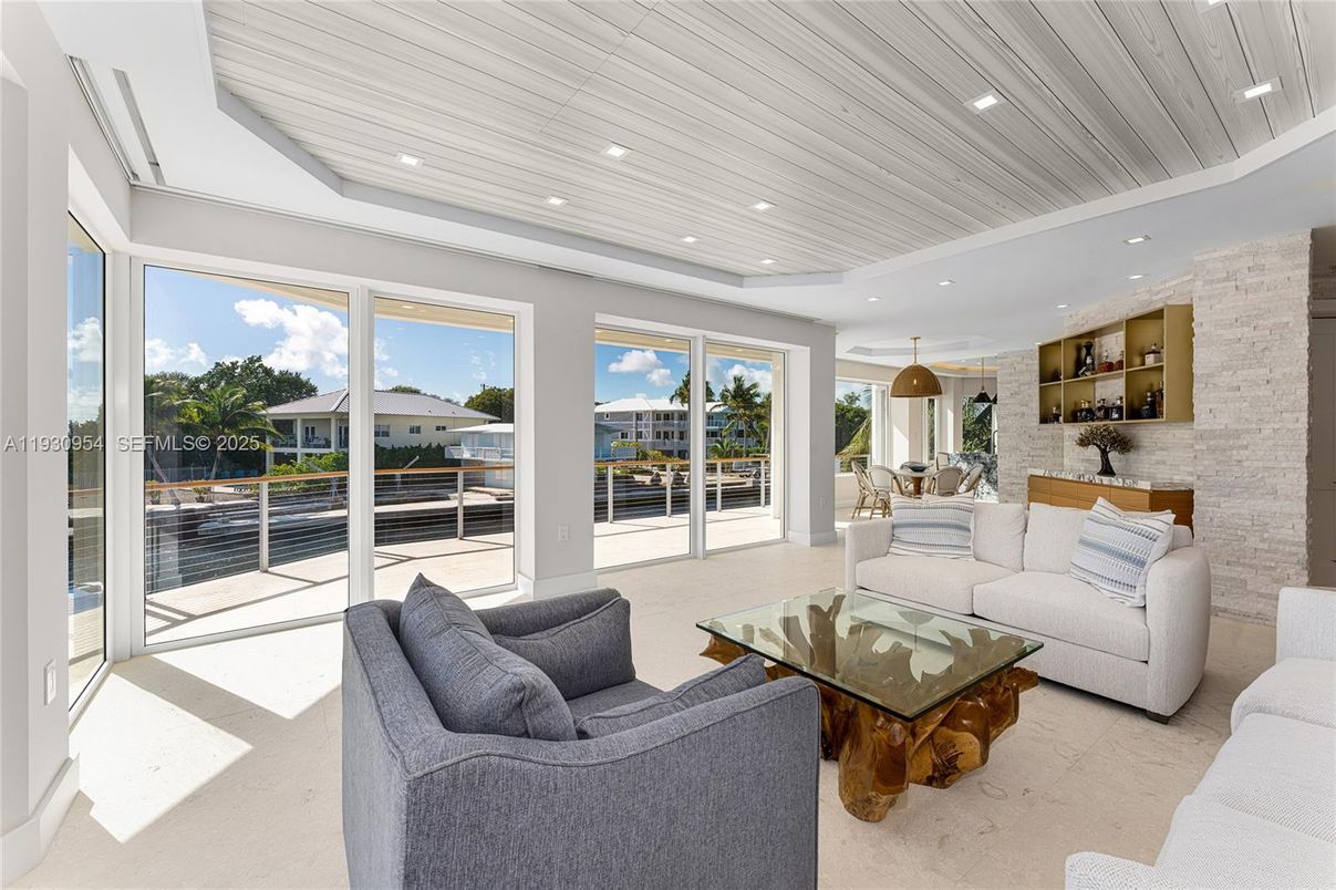 Dining room, Interior, Living room, Pendant Lights, Recessed Lighting, Stone Walls