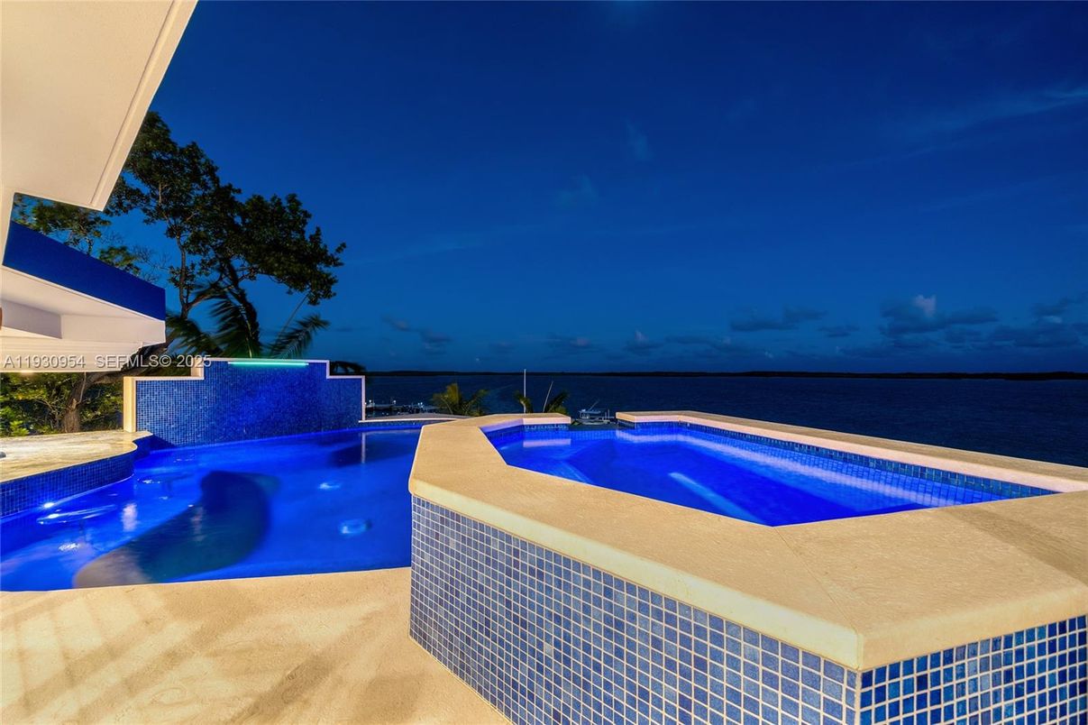 Exterior, Pool, Water